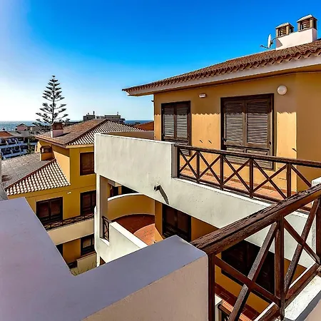 Apto A Pie De Piscina, Terraza Privada & Ac Aparthotel